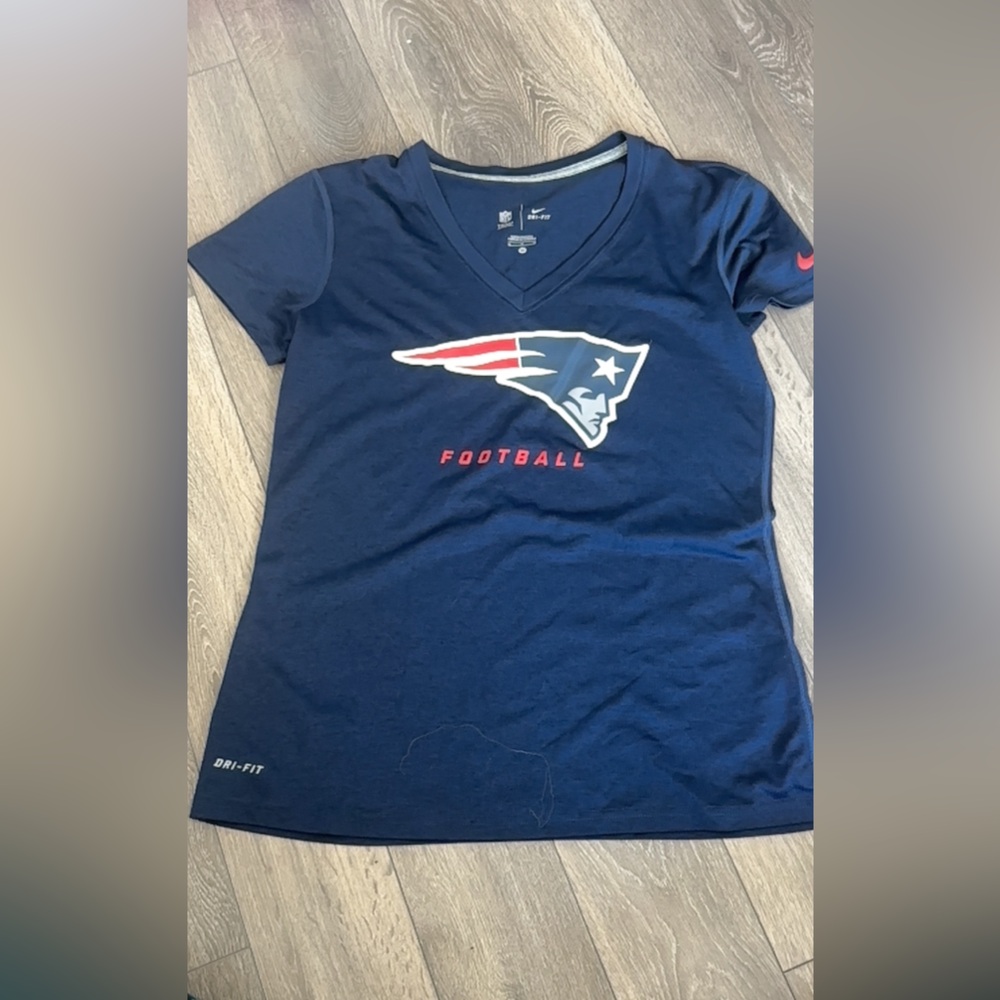 NFL Women's Navy Blue Patriots Short Sleeve Tee -Nike - Medium